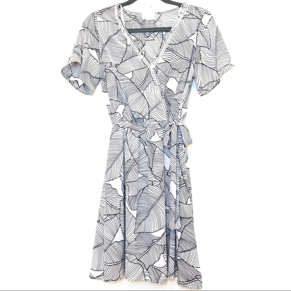 Sienna Sky Wrap Mini Dress White Navy Blue Small